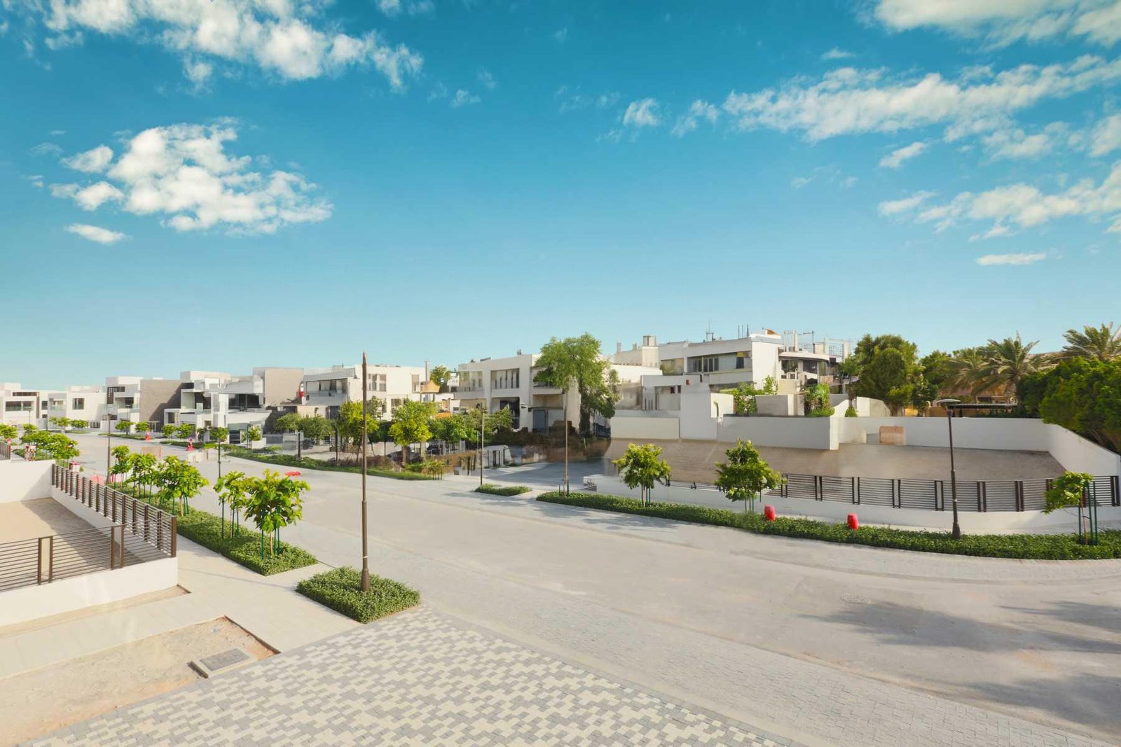 Luxury villa exterior at Jawaher Saadiyat featuring contemporary architecture, fine sculptured design, and landscaped gardens on Saadiyat Island.