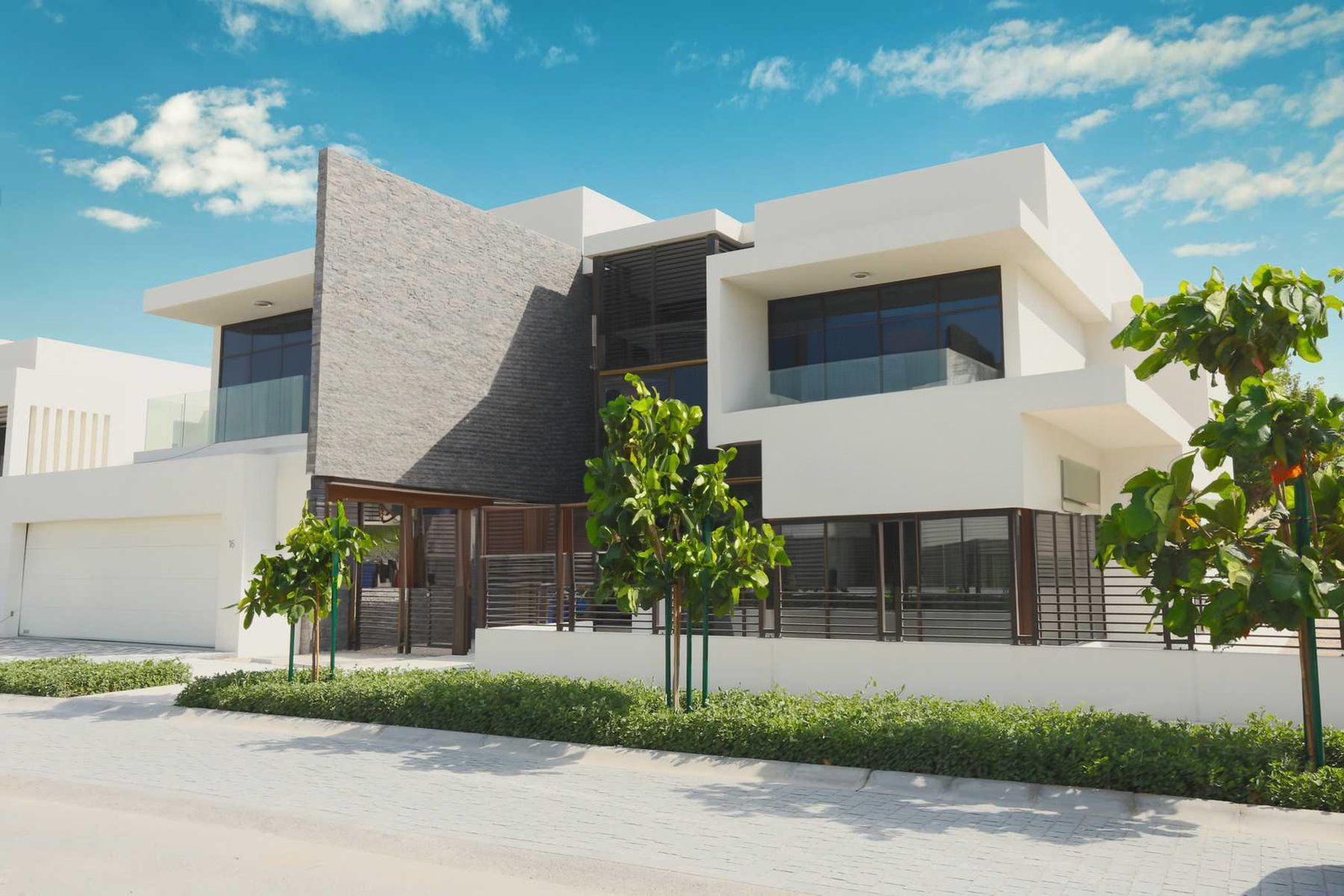 Community amenities and green spaces at Jawaher Saadiyat with family-friendly facilities, beaches, and eco-conscious living.
